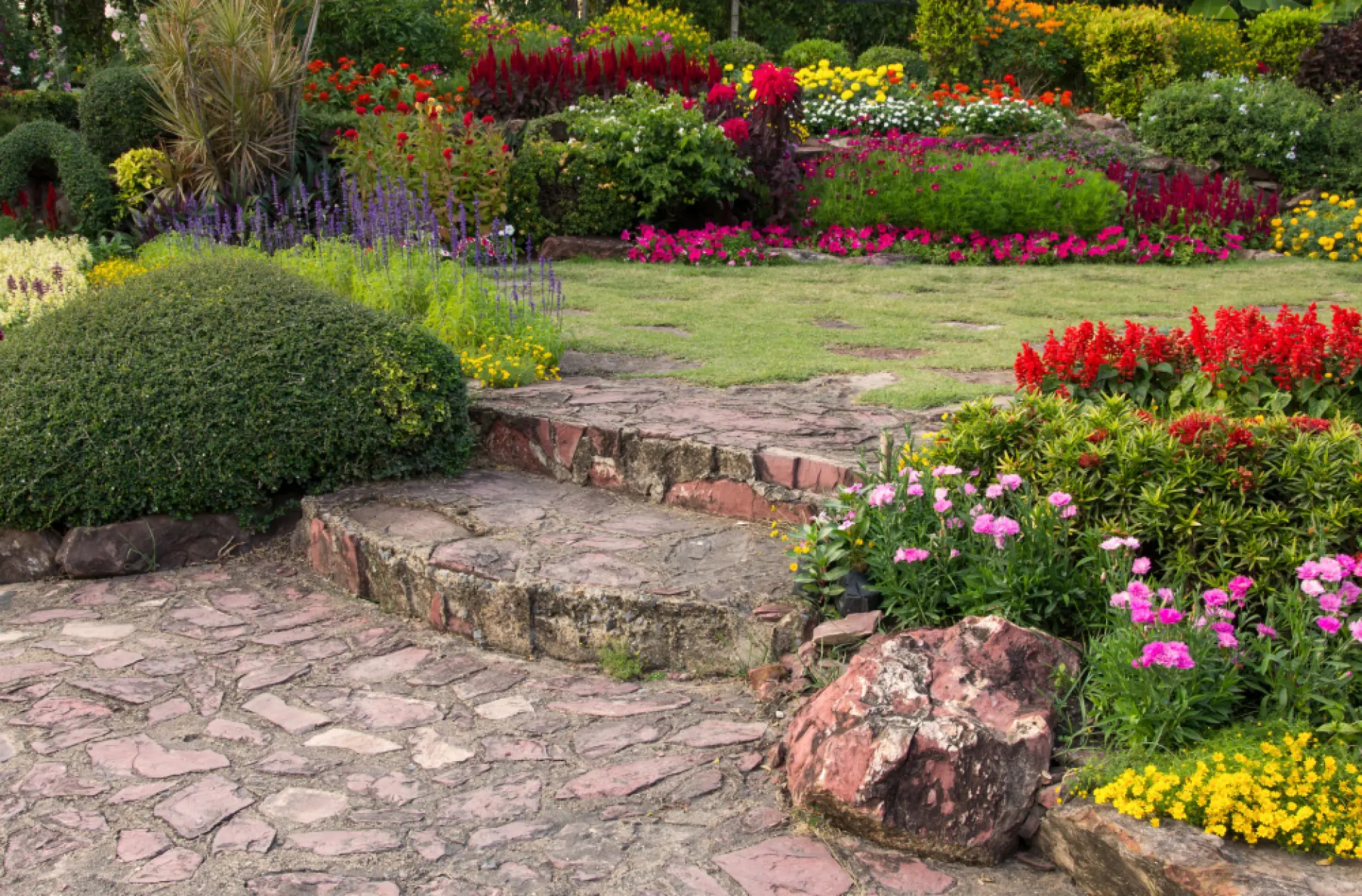 Hard Landscaping Specialists St. Neots, Bedford, Huntingdon